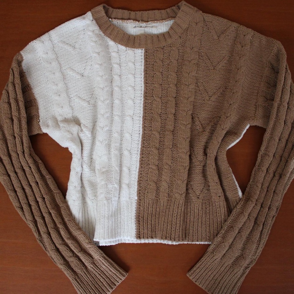 Derek Heart Two Tone Knit Cropped Long Sleeve Sweater